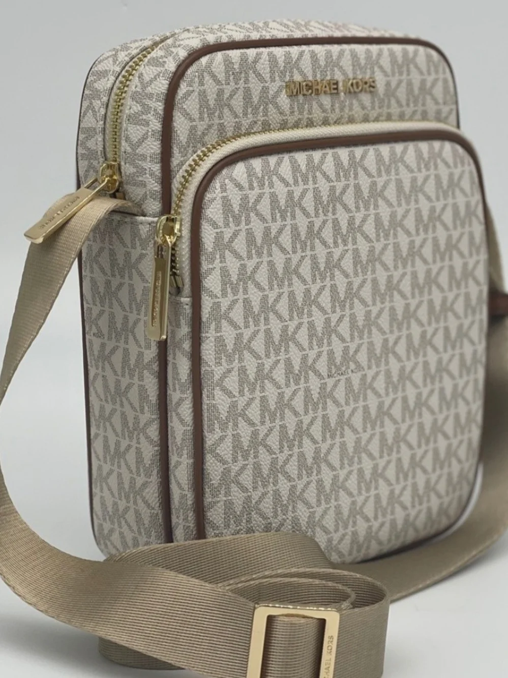 NWT Michael Kors Vanilla JetSet Travel Logo Crossbody Bag